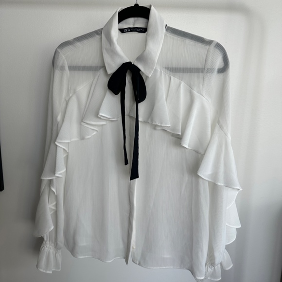 White blouse - Picture 3 of 5